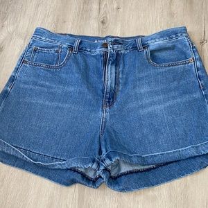 American eagle high waisted mom shorts